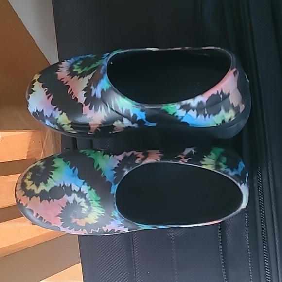 Crocs - Picture 3 of 4